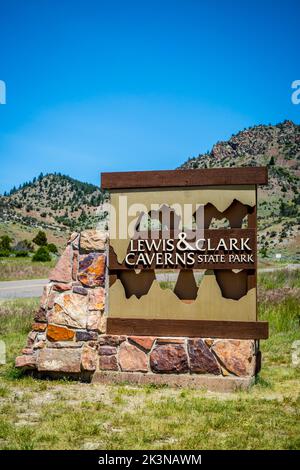 Une route d'entrée menant au parc national Lewis and Clark Caverns, Montana Banque D'Images