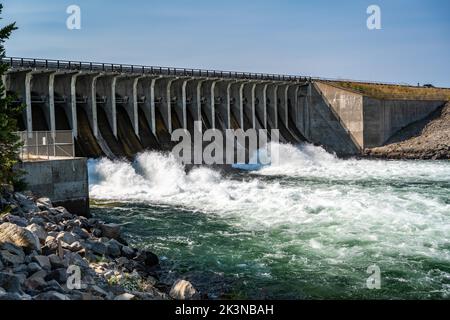 Un barrage en béton et en terre dans le parc national de Grand Teton, Wyoming Banque D'Images