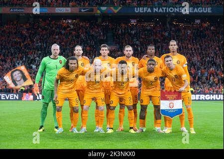 Photo de l'équipe néerlandaise Remko Pasveer, Daley Blind, Marten de Roon, Vincent Janssen, Denzel Dumfries, Virgile van Dijk, Nathan ake, Davy Klaassen, Jurien Timber, Steven Bergwijn, Steven Berghuis lors du match de l'UEFA Nations League entre les pays-Bas et la Belgique dans le Johan Cruijff Arena sur 25 septembre 2022 à Amsterdam, pays-Bas crédit: SCS/Richard Wareham/AFLO/Alay Live News Banque D'Images