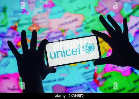 Brésil. 27th septembre 2022. Sur cette photo, le logo du Fonds international d'urgence pour l'enfance (UNICEF) des Nations Unies apparaît sur un smartphone. Crédit : SOPA Images Limited/Alamy Live News Banque D'Images