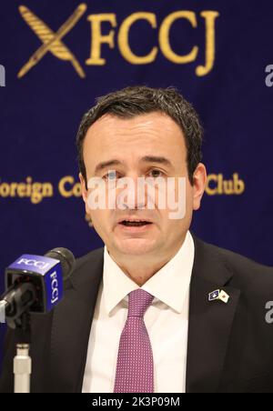 Tokyo, Japon. 28th septembre 2022. Le Premier ministre du Kosovo, Albin Kurti, s'exprime mercredi au Club des correspondants étrangers du Japon à Tokyo, 28 septembre 2022. Kurti est maintenant à Tokyo pour assister aux funérailles d'État de l'ancien Premier ministre japonais Shinzo Abe. Credit: Yoshio Tsunoda/AFLO/Alay Live News Banque D'Images