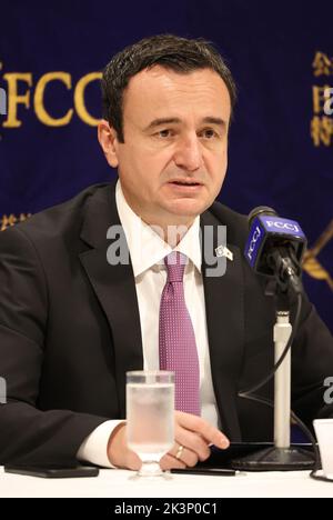 Tokyo, Japon. 28th septembre 2022. Le Premier ministre du Kosovo, Albin Kurti, s'exprime mercredi au Club des correspondants étrangers du Japon à Tokyo, 28 septembre 2022. Kurti est maintenant à Tokyo pour assister aux funérailles d'État de l'ancien Premier ministre japonais Shinzo Abe. Credit: Yoshio Tsunoda/AFLO/Alay Live News Banque D'Images