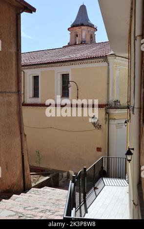 Camerota - Scorcio del campanile della Chiesa di San Nicola dai vicoli del borgo Banque D'Images