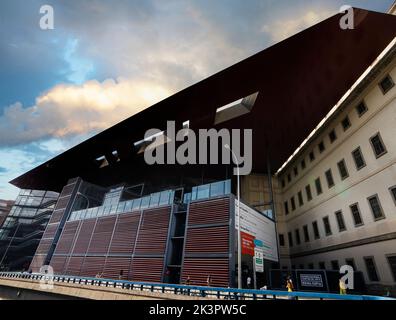 Madrid, Espagne, septembre 2022. Vue extérieure du centre national des arts Reina Sofia dans le centre-ville Banque D'Images