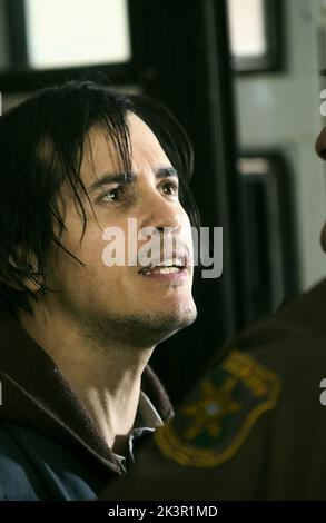 John Leguizamo film: Assault on Precinct 13 (USA/FR 2005) personnages: Beck Directeur: Jean-François Richet 19 janvier 2005 **AVERTISSEMENT** cette photographie est destinée à un usage éditorial exclusif et est protégée par les droits d'auteur des IMAGES INDÉSIRABLES et/ou du photographe assigné par la Société de film ou de production et ne peut être reproduite que par des publications en conjonction avec la promotion du film ci-dessus. Un crédit obligatoire pour les IMAGES INDÉSIRABLES est requis. Le photographe doit également être crédité lorsqu'il est connu. Aucune utilisation commerciale ne peut être accordée sans l'autorisation écrite de la Société du film. Banque D'Images