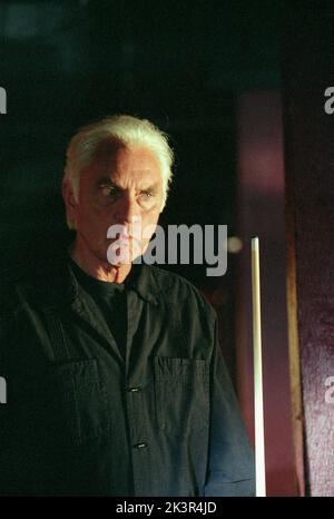 Terence Stamp film: Elektra (2005) personnages: Stick Director: Rob Bowman 13 janvier 2005 **AVERTISSEMENT** cette photographie est à usage éditorial exclusif et est le droit d'auteur de MARVEL et/ou le photographe assigné par la Société du film ou de la production et ne peut être reproduite que par des publications dans le cadre de la promotion du film ci-dessus. Un crédit obligatoire pour MARVEL est requis. Le photographe doit également être crédité lorsqu'il est connu. Aucune utilisation commerciale ne peut être accordée sans l'autorisation écrite de la Société du film. Banque D'Images