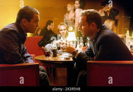Kuno Becker, Alessandro Nivola et Sean Pertwee film: But! (2005) personnages : Santiago Munez, Gavin Harris et Barry Rankin Directeur : Danny Cannon 08 septembre 2005 **AVERTISSEMENT** cette photographie est destinée à un usage éditorial exclusif et est protégée par les droits d'auteur de DISNEY et/ou du photographe attribué par la Société de film ou de production et ne peut être reproduite que par des publications dans le cadre de la promotion du film ci-dessus. Un crédit obligatoire pour DISNEY est requis. Le photographe doit également être crédité lorsqu'il est connu. Aucune utilisation commerciale ne peut être accordée sans l'autorisation écrite de la Société du film. Banque D'Images