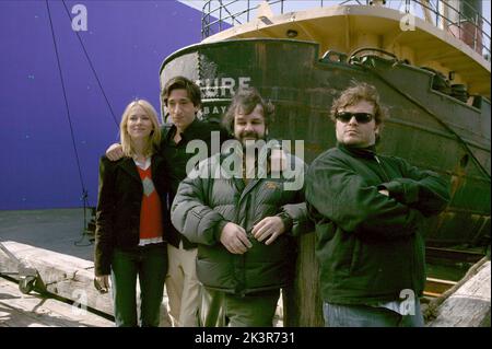 Naomi Watts, Adrien Brody, Peter Jackson & Jack Black film: King Kong 2005 Promotional & production Stills (USA/NZ/DE 2005) personnages: Ann Darrow,Jack Driscoll,Gunner & Carl Denham Directeur: Peter Jackson 05 décembre 2005 **AVERTISSEMENT** cette photographie est destinée à un usage éditorial exclusif et est le droit d'auteur d'UNIVERSAL et/ou du photographe attribué par la Société de film ou de production et ne peut être reproduite que par des publications en conjonction avec la promotion du film ci-dessus. Un crédit obligatoire pour UNIVERSEL est requis. Le photographe doit également être crédité lorsqu'il est connu. Aucune utilisation commerciale ne peut l'être Banque D'Images