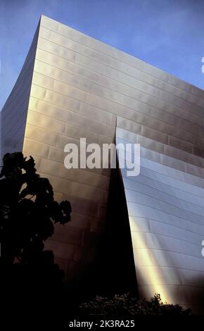 The Walt Disney concert Hall in Los Angeles film: Croquis de Frank Gehry (2005) Directeur: Sydney Pollack 10 septembre 2005 **AVERTISSEMENT** cette photographie est destinée à un usage éditorial exclusif et est protégée par les droits d'auteur des IMAGES SONY et/ou du photographe attribué par la société film ou production et ne peut être reproduite que par des publications dans le cadre de la promotion du film ci-dessus. Un crédit obligatoire pour SONY PICTURES est requis. Le photographe doit également être crédité lorsqu'il est connu. Aucune utilisation commerciale ne peut être accordée sans l'autorisation écrite de la Société du film. Banque D'Images