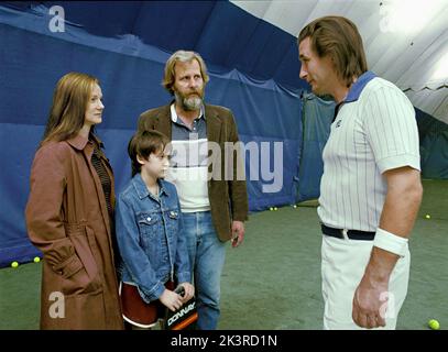 Laura Linney, Owen Kline, Jeff Daniels & William Baldwin film: The Squid and the Whale (2005) personnages: Joan Berkman,Frank Berkman,Bernard Berkman & Ivan Directeur: Noah Baumbach 13 septembre 2005 **AVERTISSEMENT** cette photographie est à usage éditorial exclusif et est le droit d'auteur de SAMUEL GOLDWYN et/ou le photographe assigné par la Société de film ou de production et ne peut être reproduite que par des publications en conjonction avec la promotion du film ci-dessus. Un crédit obligatoire pour SAMUEL GOLDWYN est requis. Le photographe doit également être crédité lorsqu'il est connu. Aucune utilisation commerciale ne peut être accordée sans Banque D'Images