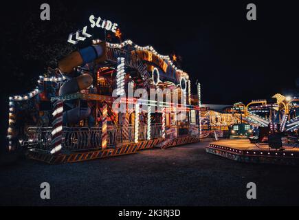 Funfair, Barnstaple, Devon UK 12 septembre 2022, Amusements et attractions au parc d'expositions public en plein air. Banque D'Images