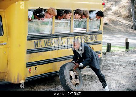 Sur le bus Gus Hoffman, Logan McElroy, Oren Williams, Tara Correa-McMullen, Steve Christopher Parker, Steve Anthony Lawrence, Eddy Martin et avec tire Martin Lawrence film: Rebound (2005) personnages: ,Fuzzy,Keith Ellis,Big Mac (comme Tara Correa),,,One Love & WITH Director: Steve Carr 01 juillet 2005 **AVERTISSEMENT** cette photographie est à usage éditorial exclusif et est le droit d'auteur de 20 CENTURY FOX et/ou le photographe assigné par la Société de film ou de production et ne peut être reproduite que par des publications dans le cadre de la promotion du film ci-dessus. Un crédit obligatoire à 20 CENTURY FOX est requis. Banque D'Images