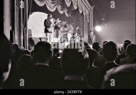 DAVE CLARK FIVE se présente au Tottenham Royal, Londres, en janvier 1964. Photo : Tony Gale Banque D'Images