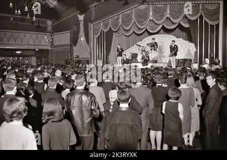 DAVE CLARK FIVE se présente au Tottenham Royal, Londres, en janvier 1964. Photo : Tony Gale Banque D'Images