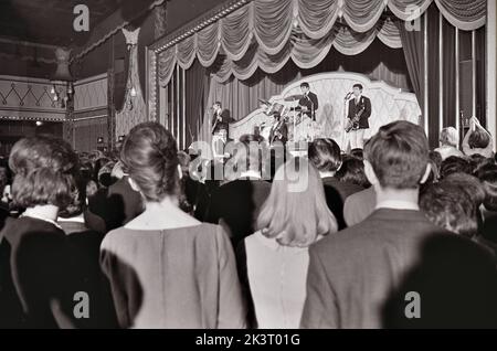 DAVE CLARK FIVE se présente au Tottenham Royal, Londres, en janvier 1964. Photo : Tony Gale Banque D'Images