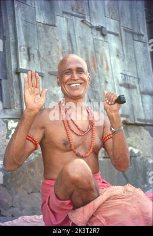 Sadhu Bessing à Kumbh Mela, Nasik, Maharashtra, Inde Banque D'Images