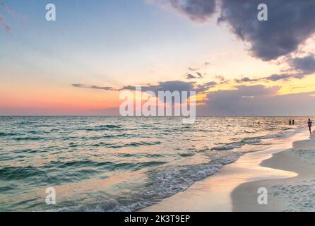 Coucher de soleil à Santa Rosa Beach, Floride Banque D'Images