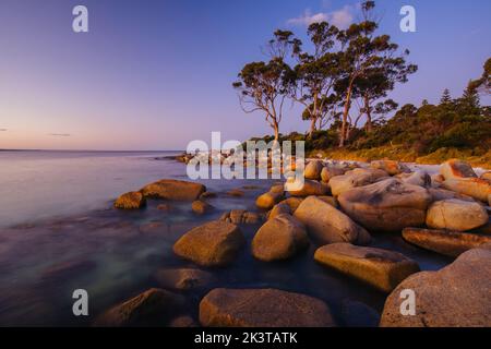 Binalong Bay Sunset en Tasmanie Australie Banque D'Images