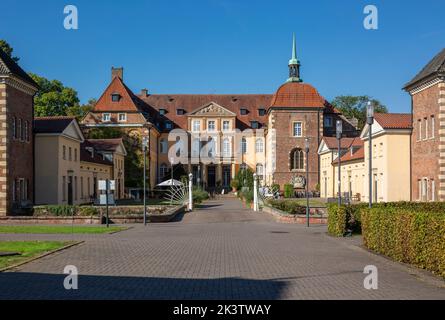 Allemagne, Velen, Bocholter AA, Hohe Mark Westmuensterland nature Park, Muensterland, Westphalie, Rhénanie-du-Nord-Westphalie, NRW, Château de Velen, château amarré, manoir, aujourd'hui hôtel de conférence et de sport Banque D'Images