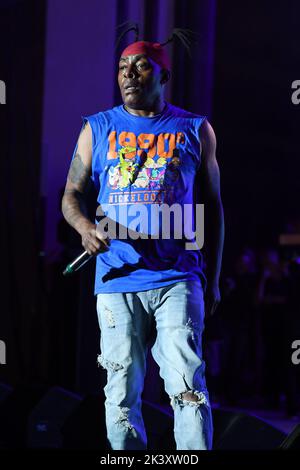 **PHOTO DE FICHIER** Coolio est décédé. BOCA RATON - 16 NOVEMBRE : Coolio se produit pendant le festival de musique Lotos à l'amphithéâtre Mizner Park à 16 novembre 2019, à Boca Raton, en Floride. Crédit : mpi04/MediaPunch Banque D'Images