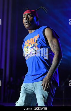 **PHOTO DE FICHIER** Coolio est décédé. BOCA RATON - 16 NOVEMBRE : Coolio se produit pendant le festival de musique Lotos à l'amphithéâtre Mizner Park à 16 novembre 2019, à Boca Raton, en Floride. Crédit : mpi04/MediaPunch Banque D'Images