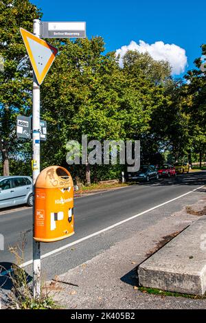 Berliner Mauerweg se connecter à Bahnhofstrasse, Blankenfelde, Pankow, Berlin, Allemagne Banque D'Images