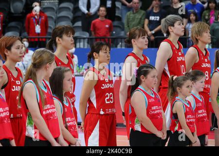 Sydney, Australie. 26th septembre 2022. L'équipe japonaise s'est formée avant le match de la coupe du monde de basket-ball 2022 de la FIBA pour femmes, le groupe B entre France 67-53 Japon au Superdome de Sydney à Sydney, en Australie, en 26 septembre 2022. Credit: Yoshio Kato/AFLO/Alay Live News Banque D'Images