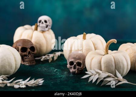 Halloween élégante avec citrouille blanche Banque D'Images