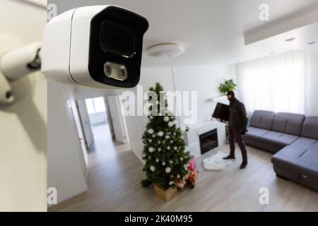 Concept de caméra de sécurité. La caméra dans la chambre du voleur Banque D'Images