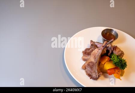 Images de foodie sur fond gris Banque D'Images