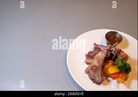 Images de foodie sur fond gris Banque D'Images