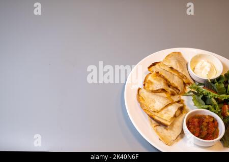 Images de foodie sur fond gris Banque D'Images
