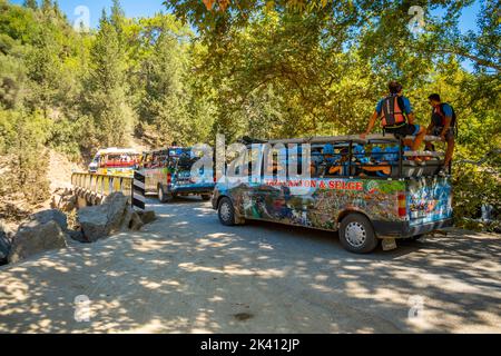 Manavgat, Turquie - 12 septembre 2022 : excursion en canyoning et rafting sur le fleuve Koprucay à Manavgat, Antalya, Turquie Banque D'Images