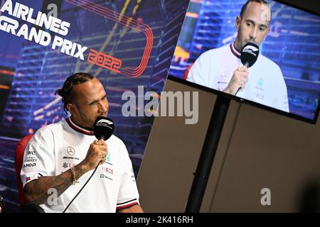 Singapour. 29th septembre 2022. Lewis Hamilton, pilote britannique de Mercedes, réagit lors d'une conférence de presse d'avant-course de la course de nuit du Grand Prix de Singapour de Formule 1 à Singapour, le 29 septembre 2022. Crédit: Puis Chih Wey/Xinhua/Alay Live News Banque D'Images