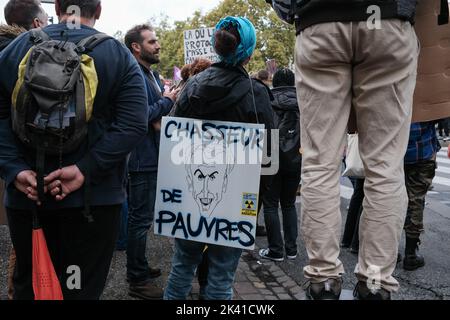 A Toulouse, comme dans beaucoup d'autres villes en France, plusieurs centaines de personnes ont répondu à l'appel des différents syndicats sur 29 septembre 2022. A travers ce jour de grèves et de manifestations, ils ont l'intention de lutter pour une augmentation des salaires pendant cette période d'inflation, mais aussi contre la réforme des retraites initiée par le gouvernement. Photo de Patrick Batard/ABACAPRESS.COM Banque D'Images