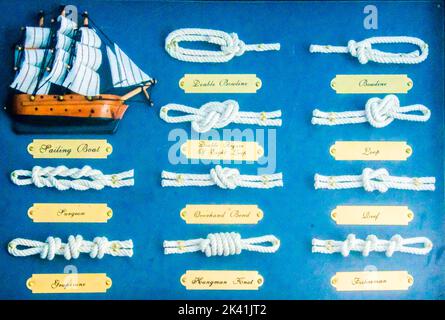 Nœud de corde marine. Ensemble de nœuds de corde nautique Banque D'Images