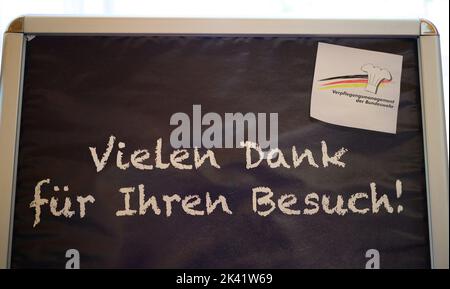 20 septembre 2022, Basse-Saxe, Faßberg: "Merci de votre visite!" Lit une plaque de la direction de la restauration de la Bundeswehr. Photo: Philipp Schulze/dpa Banque D'Images