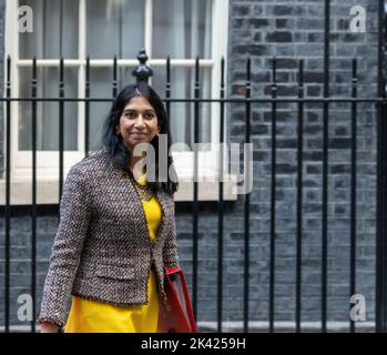 Londres, Royaume-Uni. 25th septembre 2022. Suella Braverman, secrétaire à l'intérieur, arrive au 10 Downing Street London Credit: Ian Davidson/Alay Live News Banque D'Images