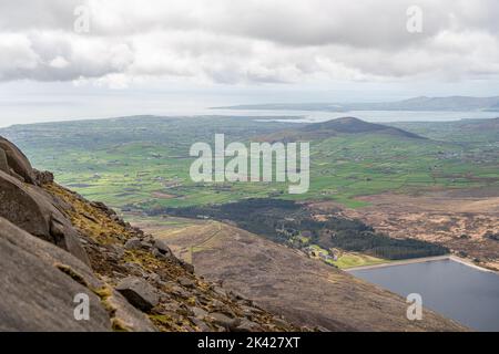 Vue sur le réservoir de Slieve Valley dans les montagnes Mourne, en Irlande du Nord, au Royaume-Uni Banque D'Images