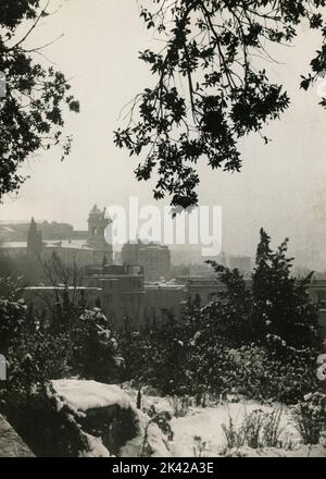 Vue de Trinità dei Monti du Pincio pendant la neige de 1956, Rome, Italie Banque D'Images