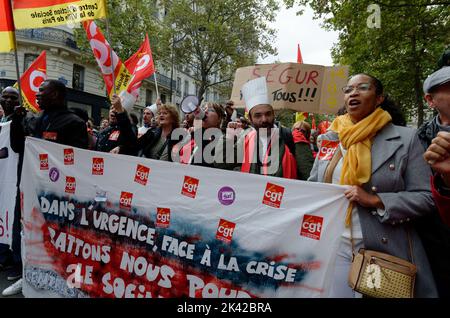 la manifestation interprofessionnelle fait le plein à Paris, les augmentations salariales faisientes parties des principes revendcations Banque D'Images