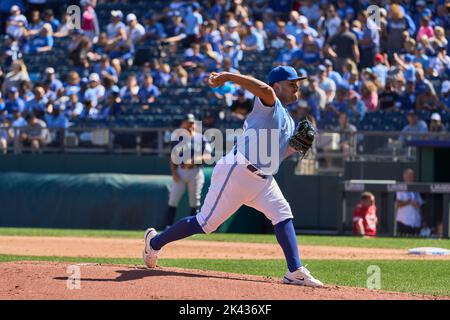 25 septembre 2022: Lanceur de Kansas City Max Castillo (60) lance un terrain pendant le match avec les Mariners de Seattle et les Royals de Kansas City qui se sont tenus au stade Kauffman dans le Missouri de kansas City David Seelig/Cal Sport Medi Banque D'Images