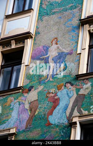 Façade Art Nouveau pour l'industrie textile à Prague, République tchèque. Banque D'Images