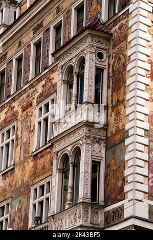 Maison italienne Renaissance Wiehl peinte en sgraffito néo-Renaissance à Prague, République tchèque. Banque D'Images