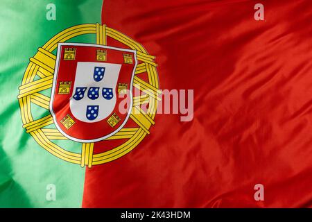 Image de gros plan du drapeau national du portugal froissé Banque D'Images