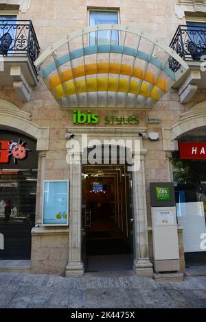 Hôtel ibis STYLES situé dans la rue piétonne Ben Yehuda au centre-ville de Jérusalem, Israël. Banque D'Images