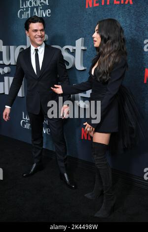 Finn Wittrock et Mila Kunis assistent à la première de Netflix « Luckiest Girl Alive » au Paris Theatre on 29 septembre 2022 à New York. Banque D'Images