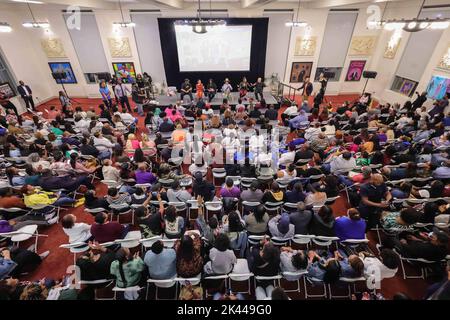 29 septembre 2022, Wilmington, DE, États-Unis d'Amérique : Les acteurs d'Un monde différent avec JASMINE GUY, KADEEM HARDISON, DARRYL M. BELL, DAWNN LEWIS, CHARNELE BROWN et CREE SUMMER réagissent au public lors de la série Choppin's IT Up jeudi 29 septembre 2022, à la Wilmington public Library à Wilmington, EN DELAWARE. (Image de crédit : © Saquan Stimpson/ZUMA Press Wire) Banque D'Images