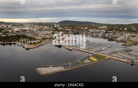 Paysage de drone aérien de la ville de Kuopio dans l'est de la finlande. Savonia Norrthern Banque D'Images