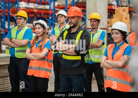 Travail d'équipe ingénieur logistique professionnelle et transport entreprise de transport travail industriel réussi bon travail au travail Banque D'Images
